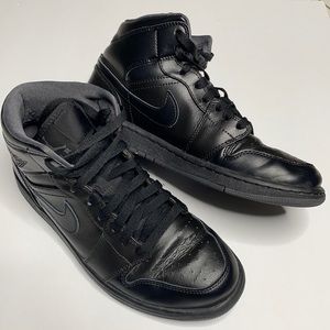 Nike Air Jordan 1 Retro Mid Triple Black Size 8